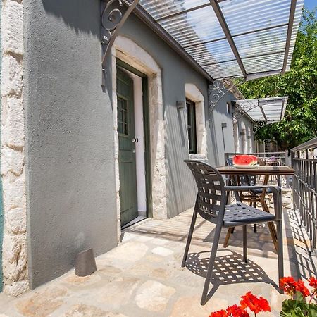 Appartement Oikos Daretsou à Theologos  Extérieur photo