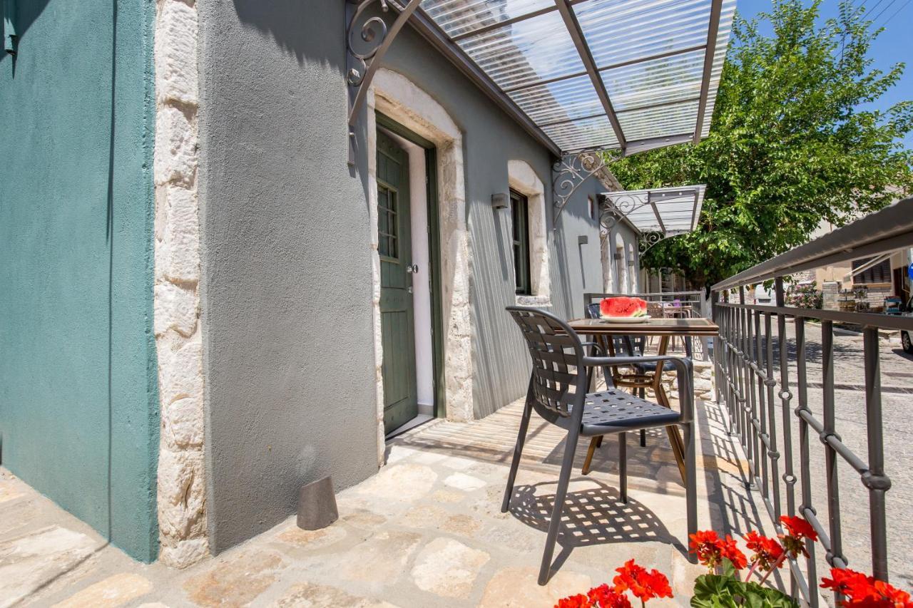 Appartement Oikos Daretsou à Theologos  Extérieur photo
